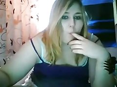 Uspaljen debeli bucmast teen igra s njom veliko dupe i roza maca