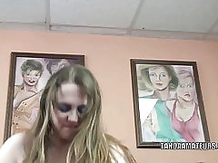Debeo milf alexsis slatki momci joj dupe s igračka